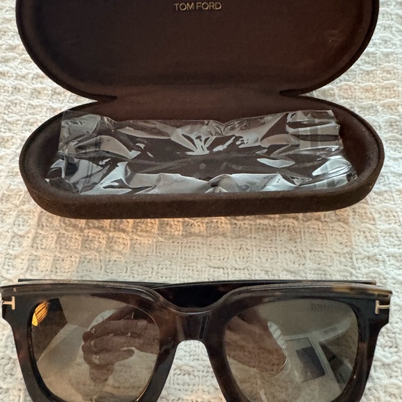 Tom Ford Dark Tortoise Sunglasses - Picture 2 of 9